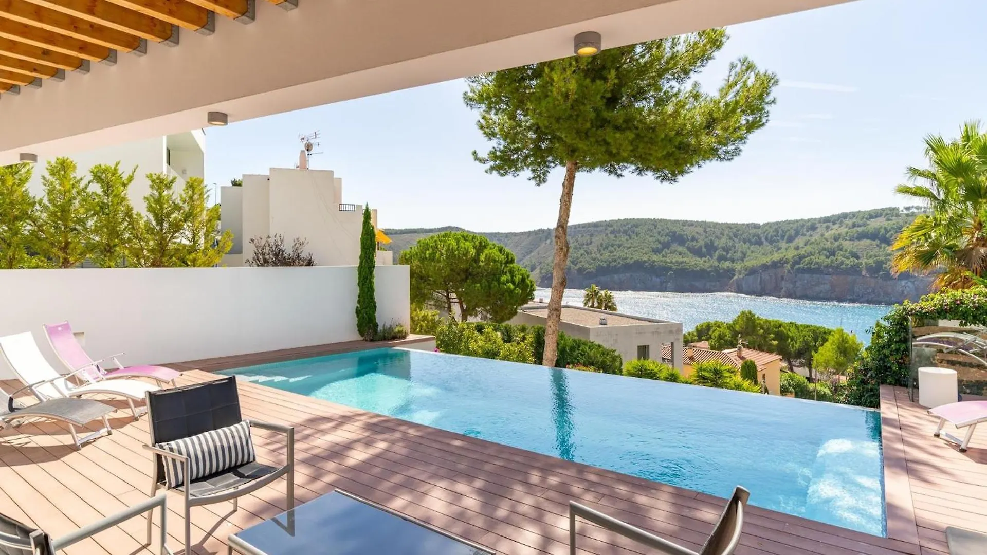 Waterfront Villa With Panoramic Views L' Escala